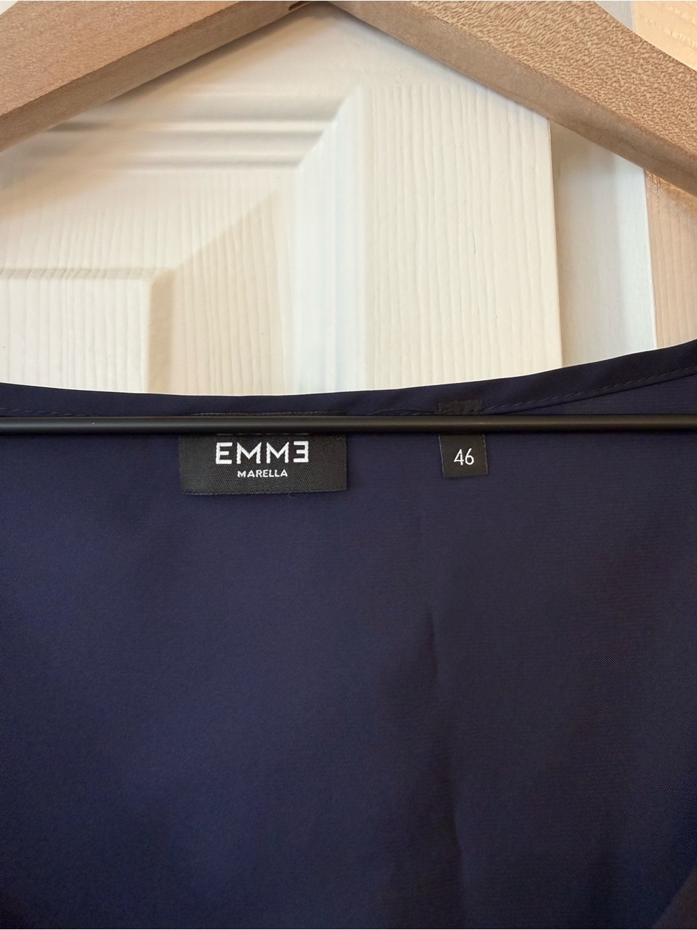 EMME Marella Navy Blue Sleeveless Scoop Neck Flowy Blouse Top Size 10 - Picture 2 of 4